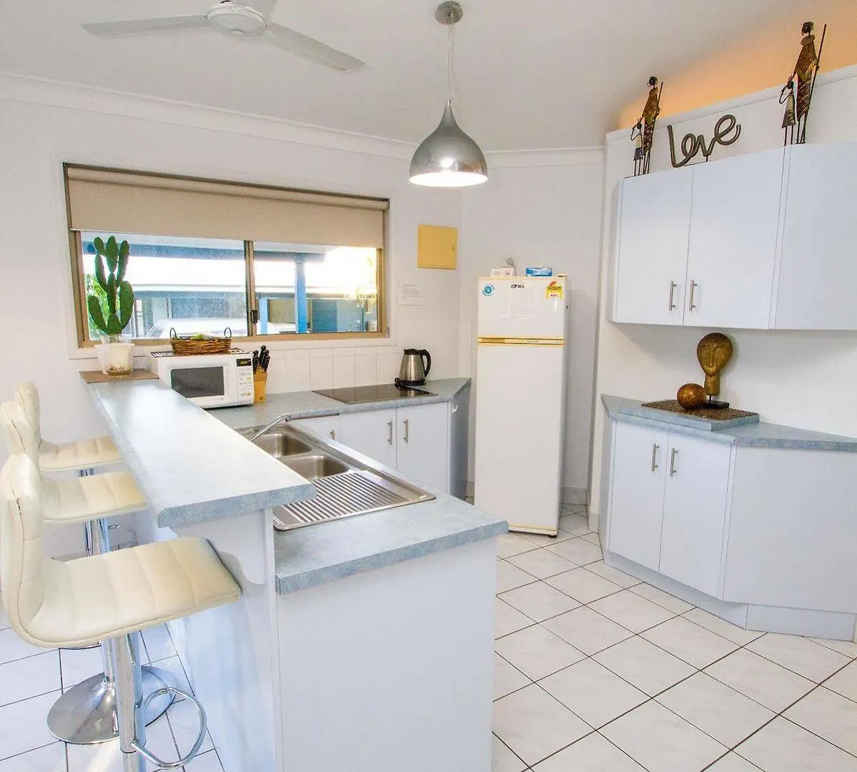 Boyne Island Motel And Villas