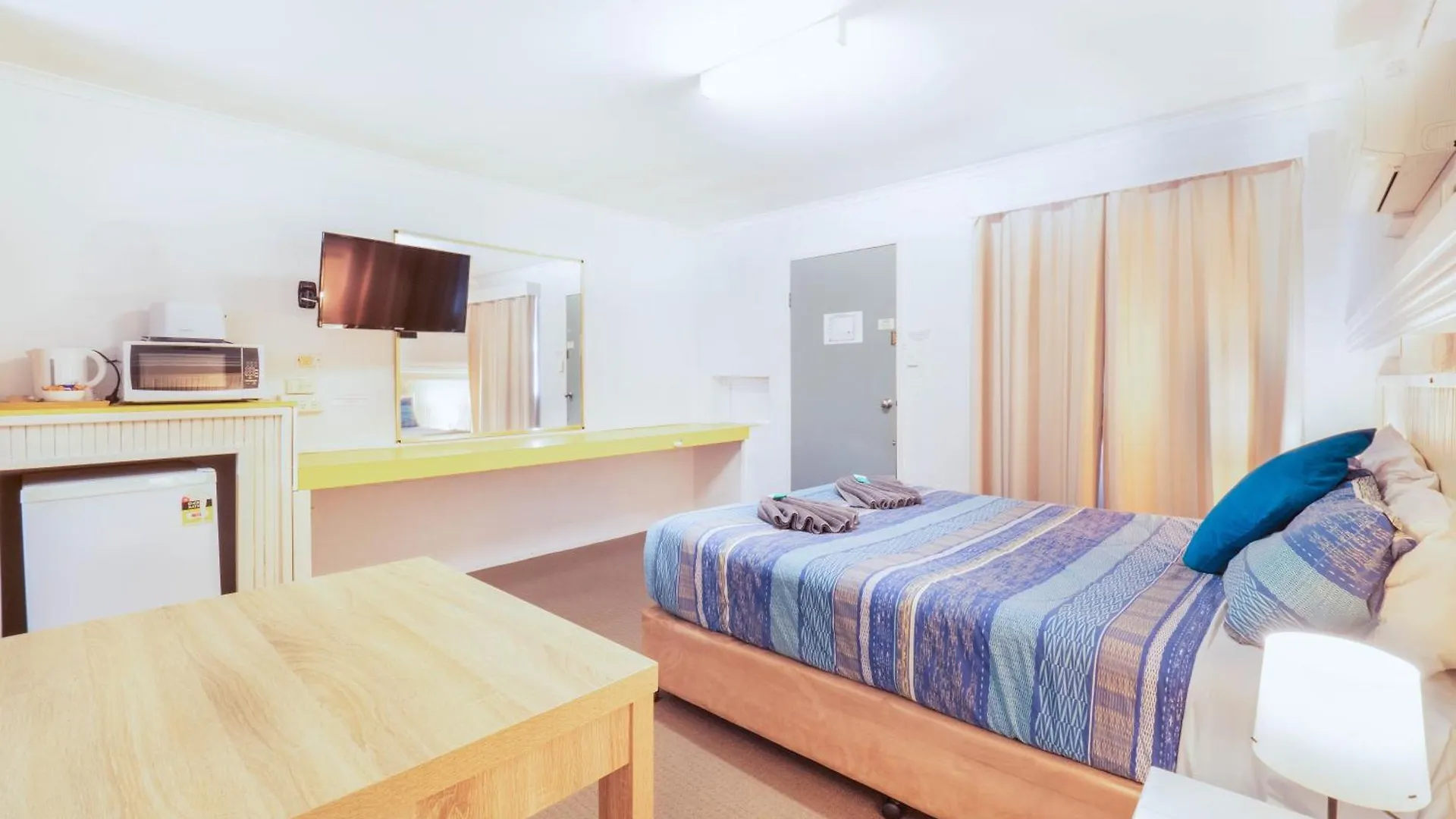 Boyne Island Motel And Villas